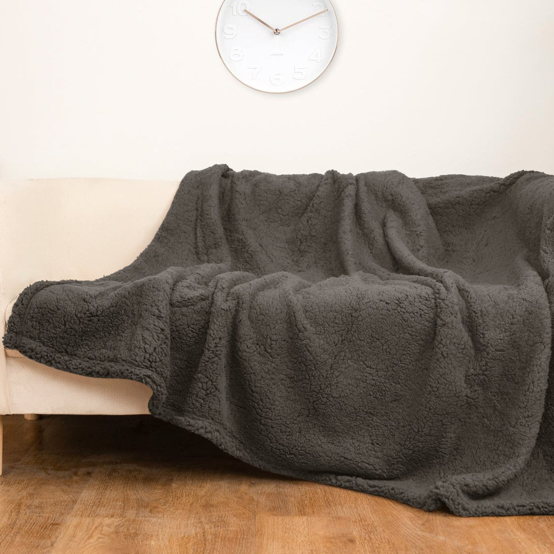 “Waterproof Protection Blanket – Protects sofas & chairs from accidents
